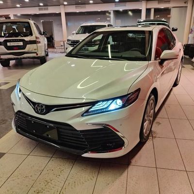 Хорошая цена. 2024 Toyota Camry 2.5Q Twin Engine 2.5HQ Флагманский гибридный бензиновый автомобиль GAC 2WD с ручной регулировкой заднего зеркала онлайн